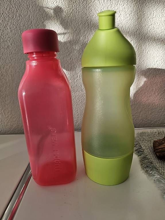 Tupperware Gourdes & Thermos: Tupperware Getränkeflaschen NEU – Neuf avec emballage d'origine à Neukirch (Egnach) par Bonita6