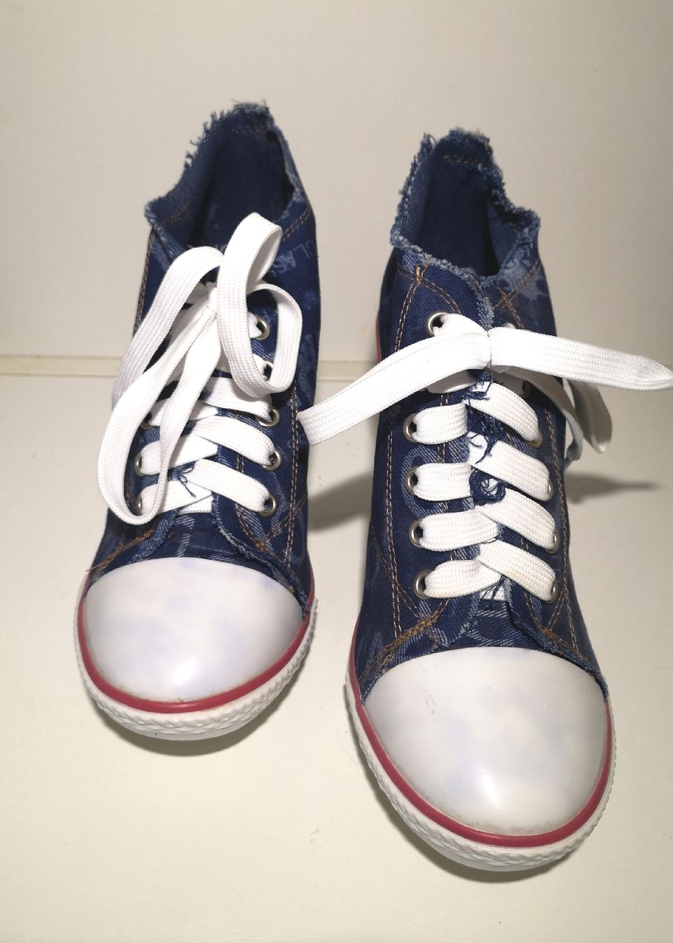Scarpe da donna: Demin Turnschuhe Gr. 38 - Spendenaktion – Nuovo (secondo la descrizione) da Unterkulm venduto da Beljasch