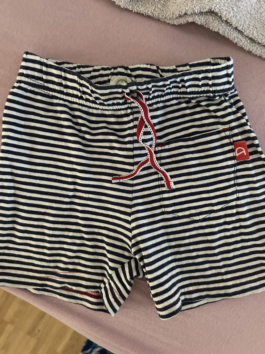 Alana Pantaloni: Alana Shorts 92 – Usato da St. Gallen venduto da oli_ryy9 1