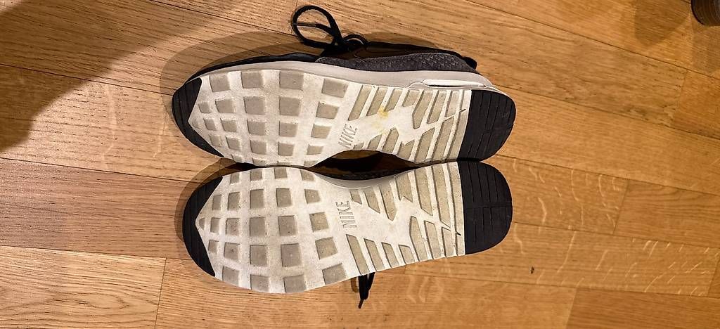Scarpe da uomo: Schwarze NIKE Schue Grösse 39 – Usato da Matten b. Interl venduto da atc_p2hb 2