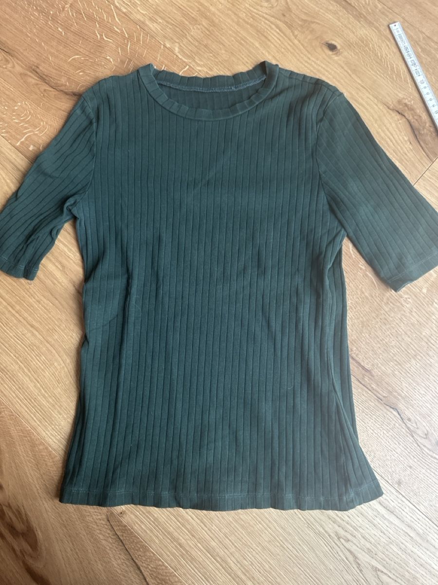 T-shirt: Dunkelgrünes Tshirt M – Usato da Lufingen venduto da Tanj11