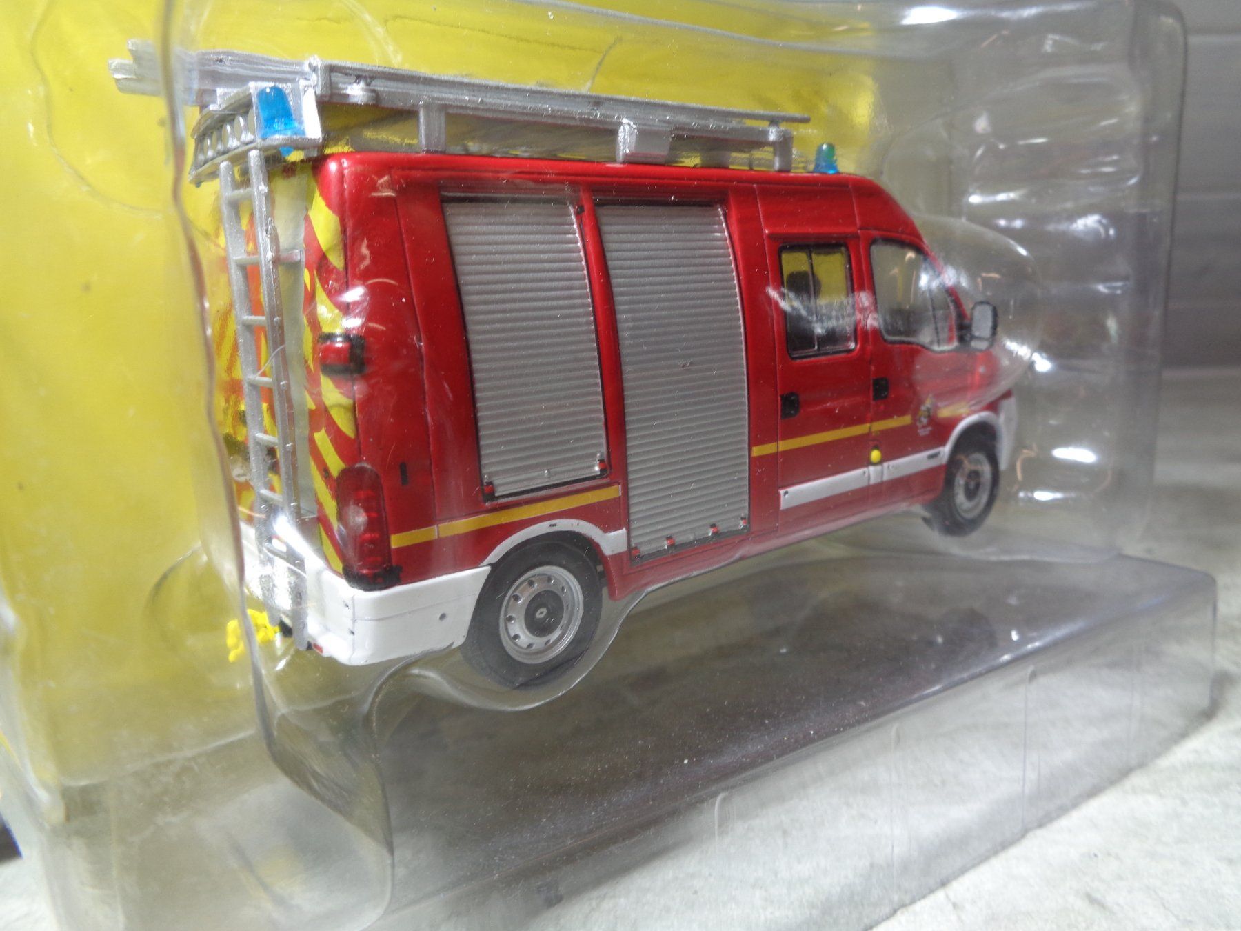 Renault Modellini d'auto: Hachette 1:43 Renault Master 2 FS Pompier – Nuovo e nell'imballaggio originale da Reconvilier venduto da rallycar 3