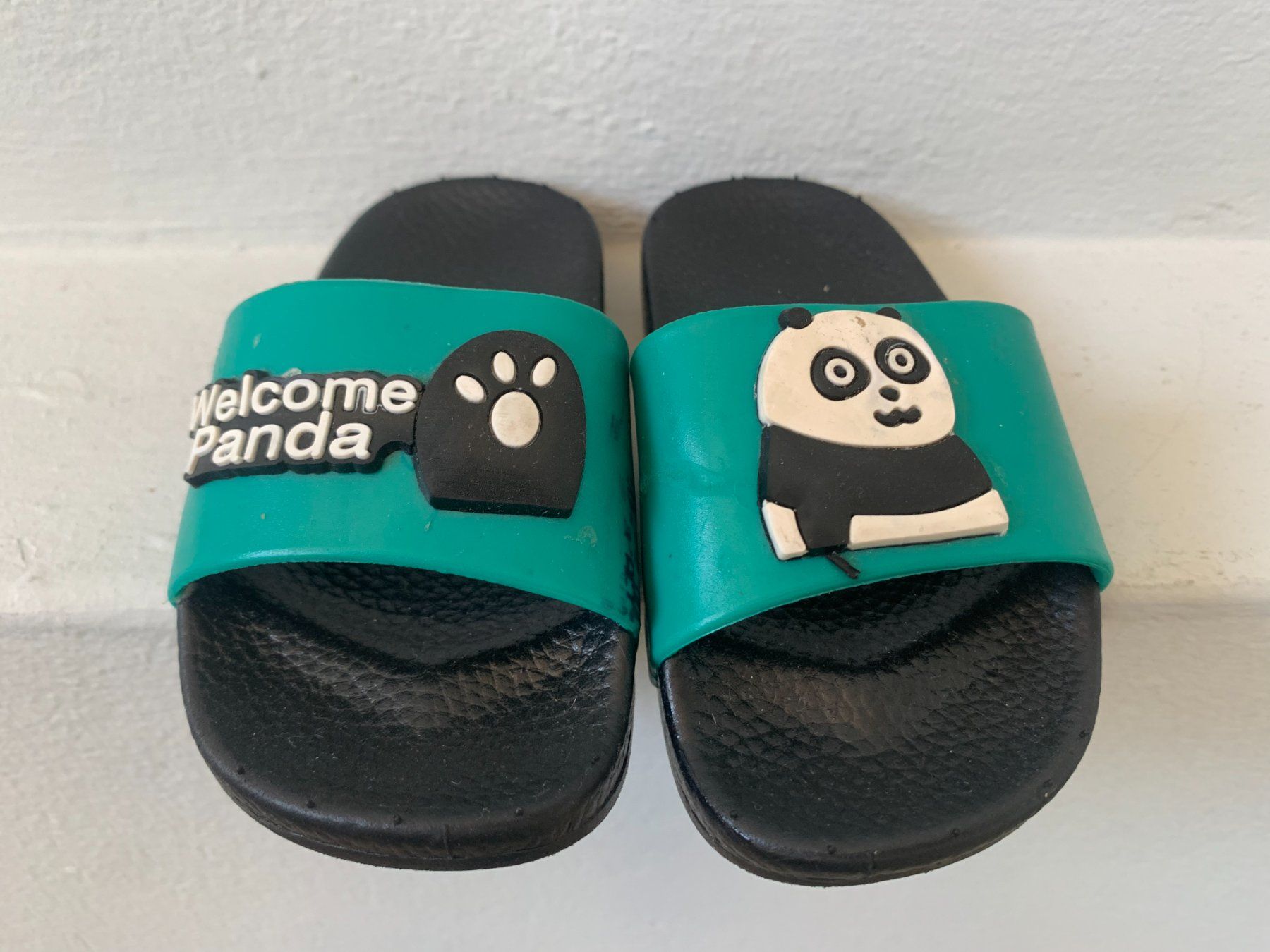 Scarpe per ragazzi: Baby flip flops panda size 19 – Usato da Neuchâtel venduto da _Easy_to_Find_ 1