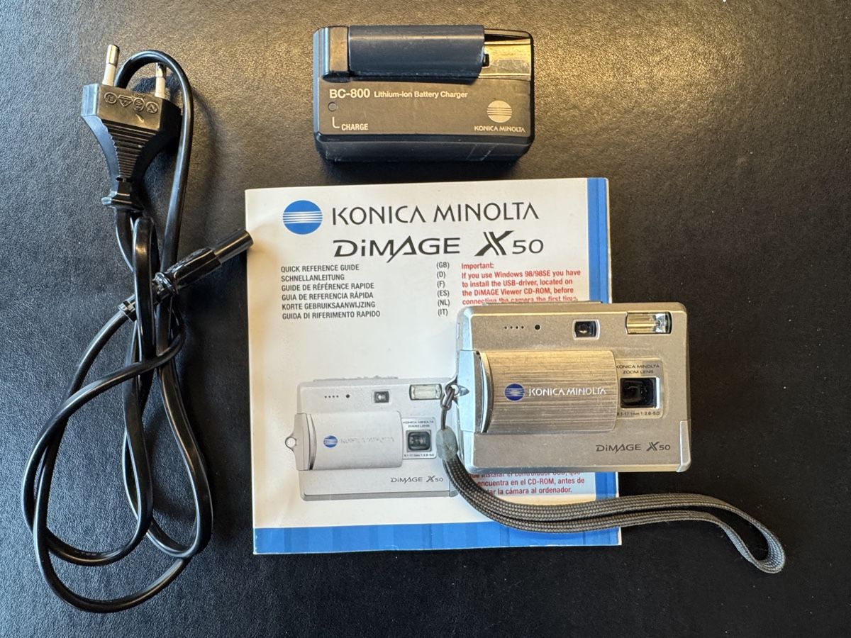 Konica Kamera: Kamera Konica Minolta - Pocketcamera – Gebraucht aus Rueschlikon von nomee