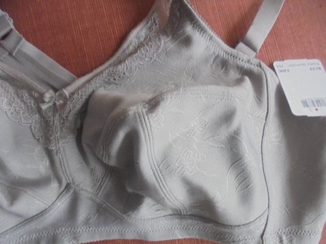 Altra biancheria intima: BH Gr. 120 Lavendel mit Spitze – Nuovo (secondo la descrizione) da Hinwil venduto da Glasperlen 4