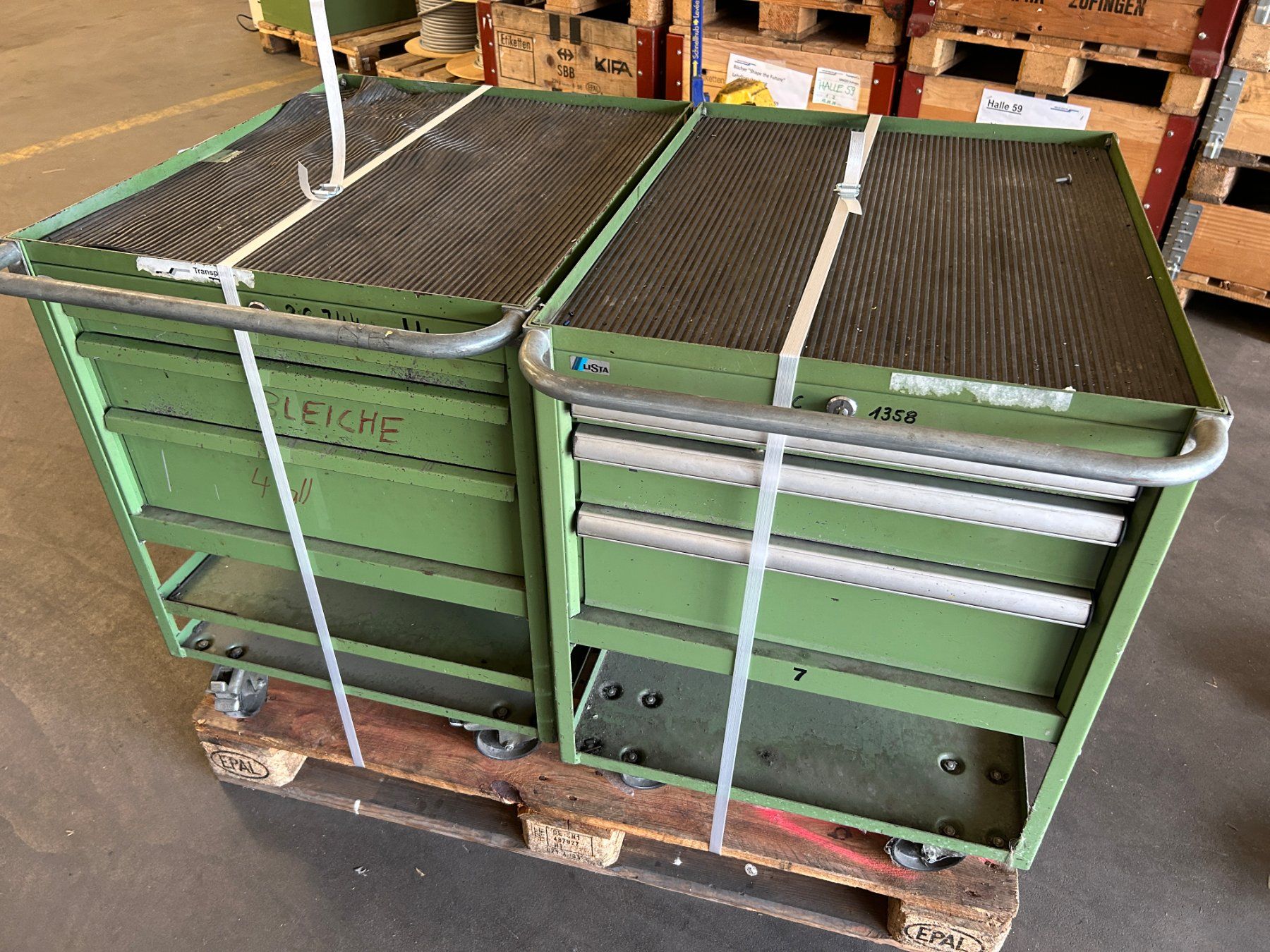 Lista Tutti gli attrezzi: 2 Stück LISTA Werkzeugwagen – Usato da Zofingen venduto da Maschinenfabrik