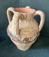 Henkelvase mit Kork