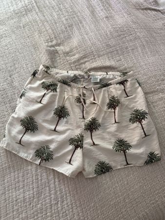 🌴 Sommer Shorts mit Palmenmuster, Grösse L, Top Zustand