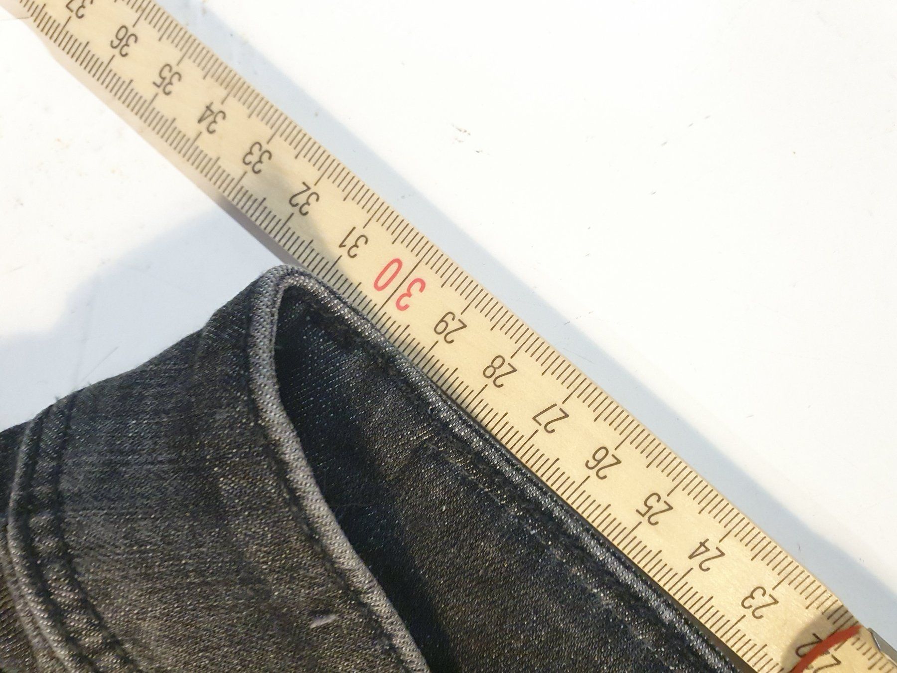 Vero Moda Jeans: Vero Moda Jeans schwarz grösse 30 – Usato da Zürich venduto da loosebone 6