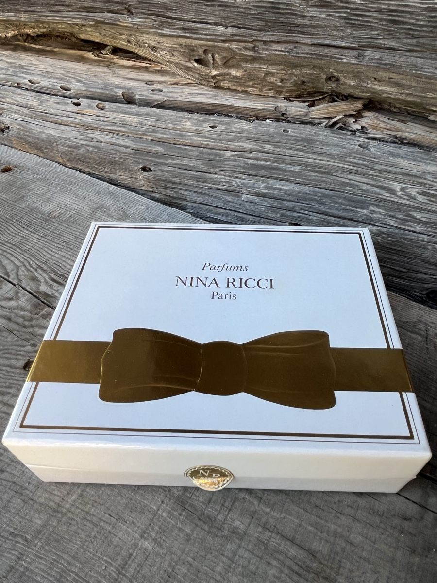 Nina Ricci Profumi & Eau de Toilette: Nina Ricci parfum – Nuovo (secondo la descrizione) da Euseigne venduto da so.ART 2
