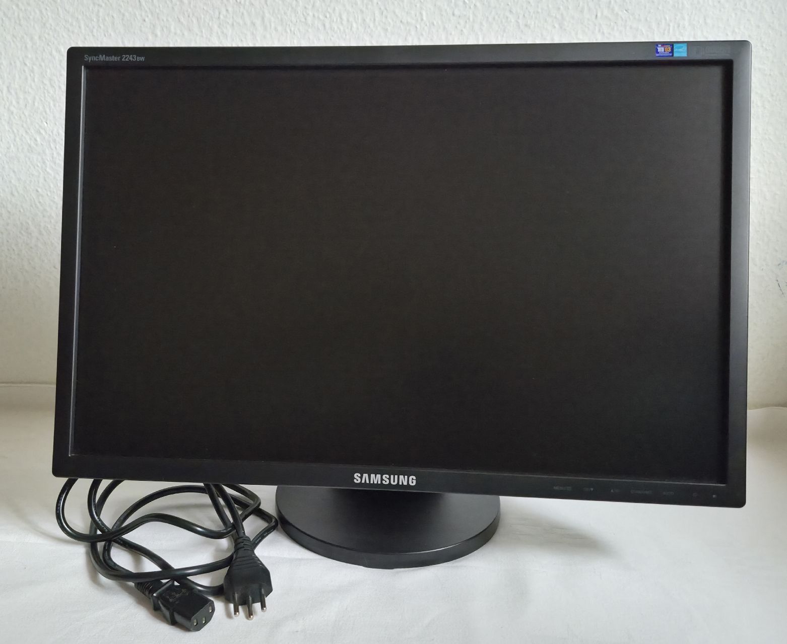Samsung Monitor: Samsung SyncMaster 2243BW 22″ Widescreen-LCD-Bildschirm – Usato da Birsfelden venduto da Hunter_75