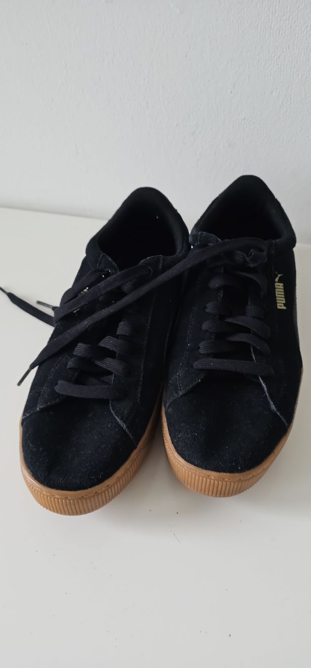 Puma Damenschuhe: Wildleder Sneaker Puma Gr 39 schwarz – Neu und originalverpackt aus Luzern von TausendD 1