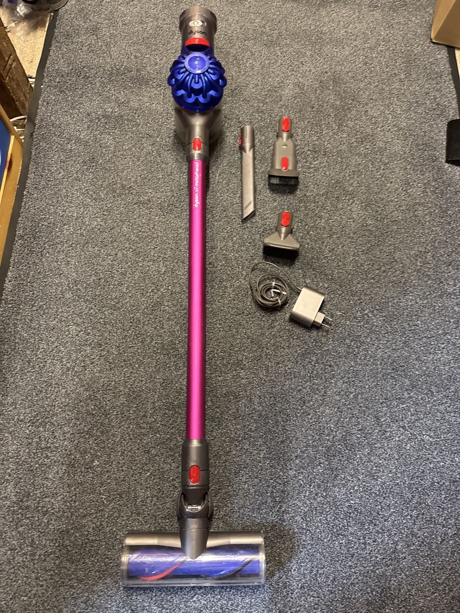 Dyson Aspirapolveri & Accessori: Dyson v7 Motorhead – Usato da Landquart venduto da Nnf007