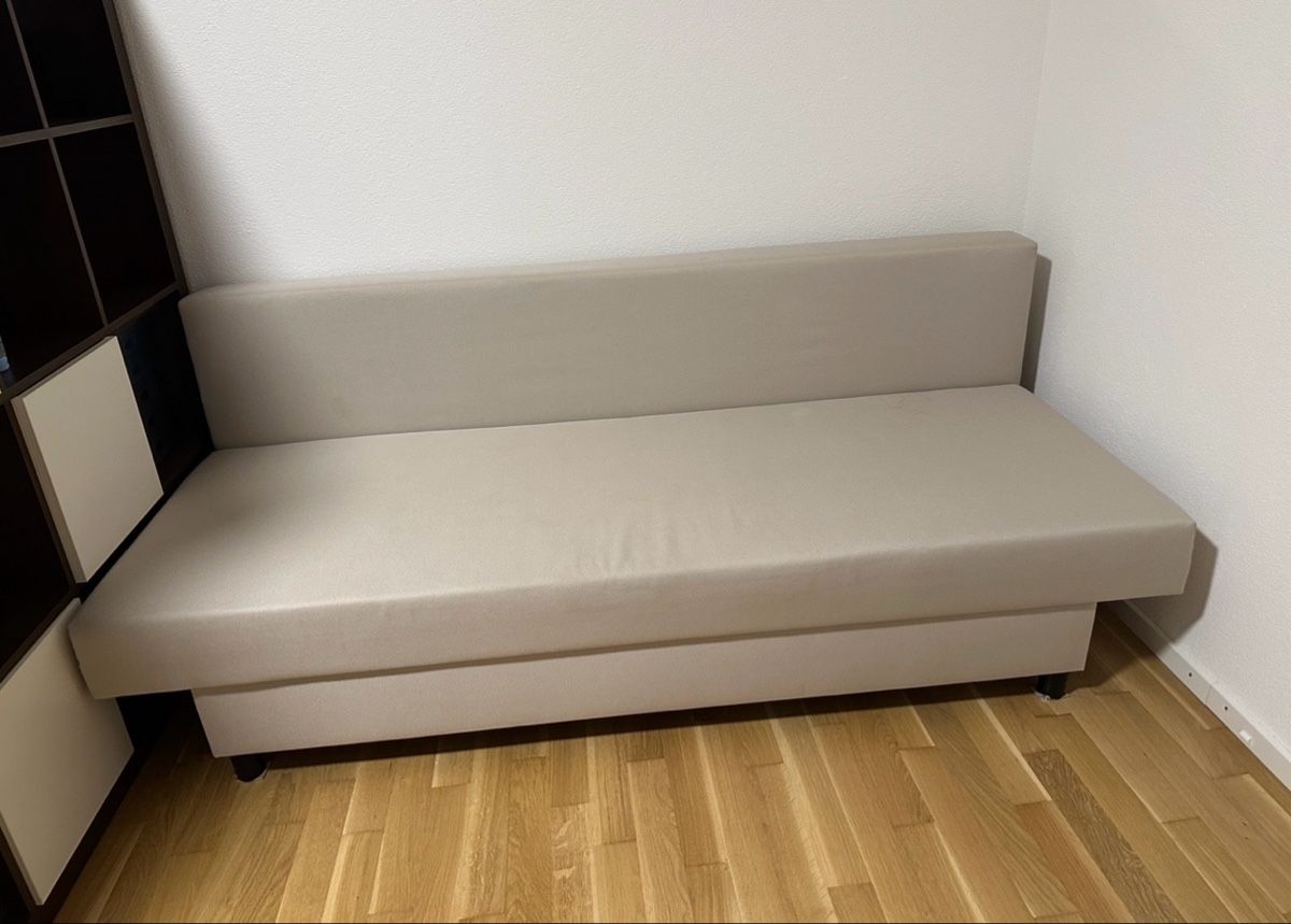 Ikea Divani: Ikea Asarum Bettsofa – Usato da Unterseen venduto da domhad