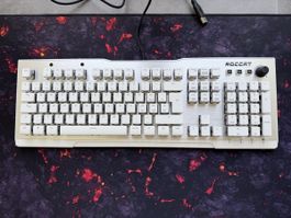 Roccat Vulcan 122 Aimo // Gaming Tastatur Keyboard