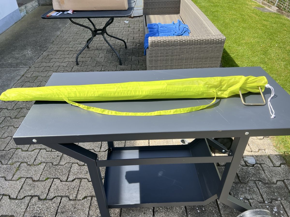 Ombrelloni: Sonnenschirm mit Einsteckhülse – Usato da Halden venduto da Satellite 6