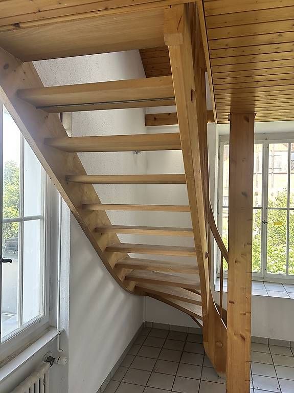 Treppen: Treppe in Buchenholz – Gebraucht aus Stans von Benzen 3