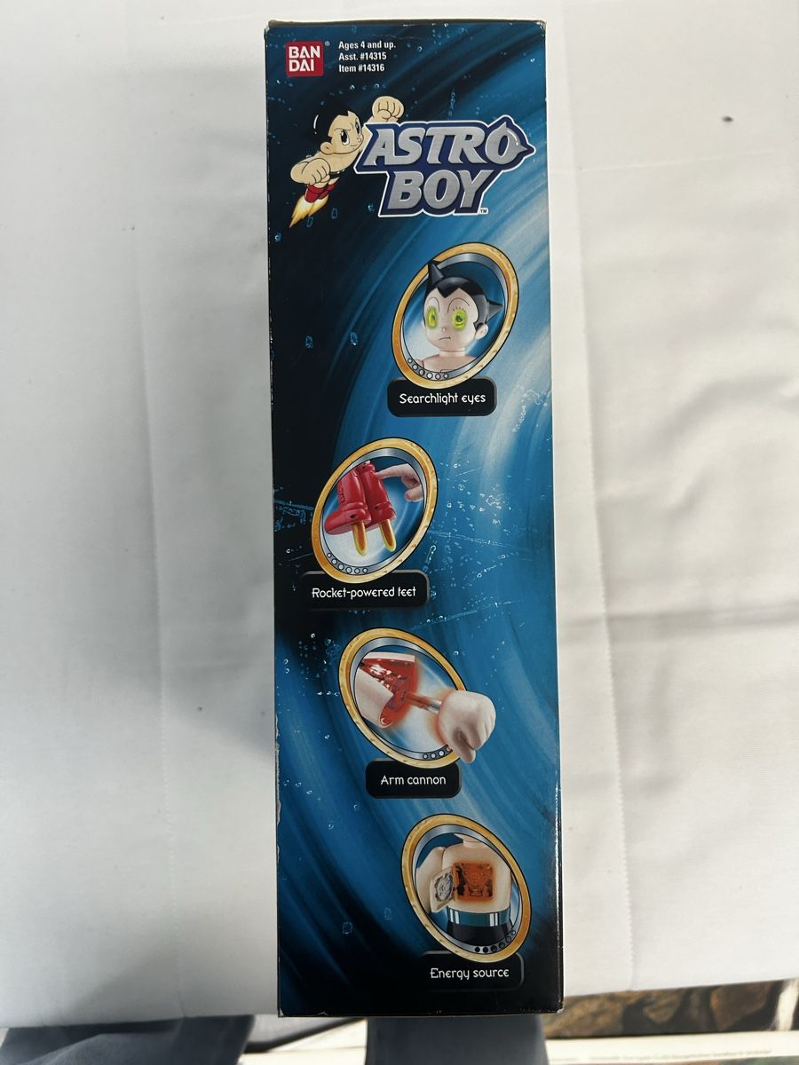 Bandai Statuette: Astroboy 2004 Interactive von Bandai / OVP – Usato da Rüdlingen venduto da Charlesboeni 1