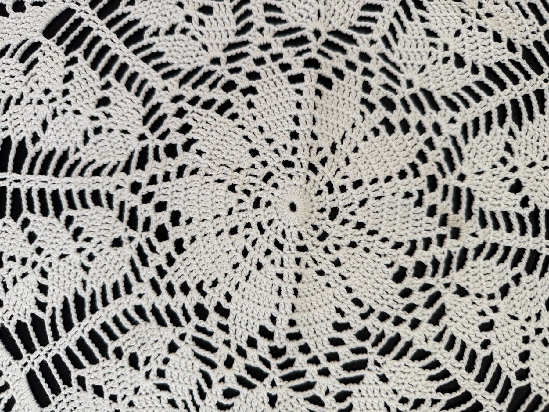 Sottobicchieri: Spitzendeckchen  Untersetzer  gehäkelt  Farbe weiss – Usato da Subingen venduto da ArtBead 1