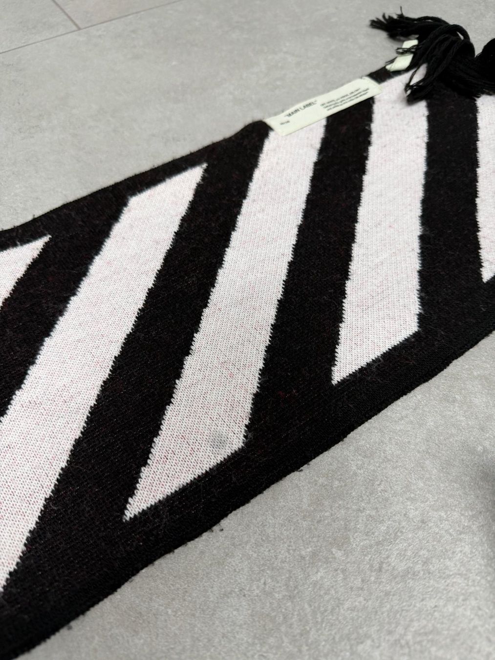 Off-White Foulard & Sciarpe: Off-White Scarf – Usato da Biel/Bienne venduto da sami0788480082 3