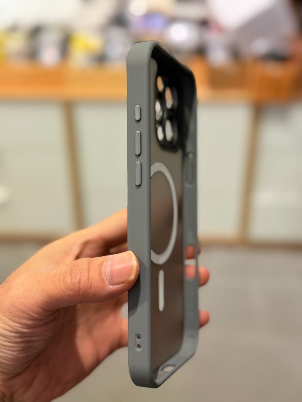 Cover & Protezioni schermo: iPhone 16 Pro - Coque mate magsafe antichoc titan gris – Nuovo e nell'imballaggio originale da Morges venduto da DigiAC 1