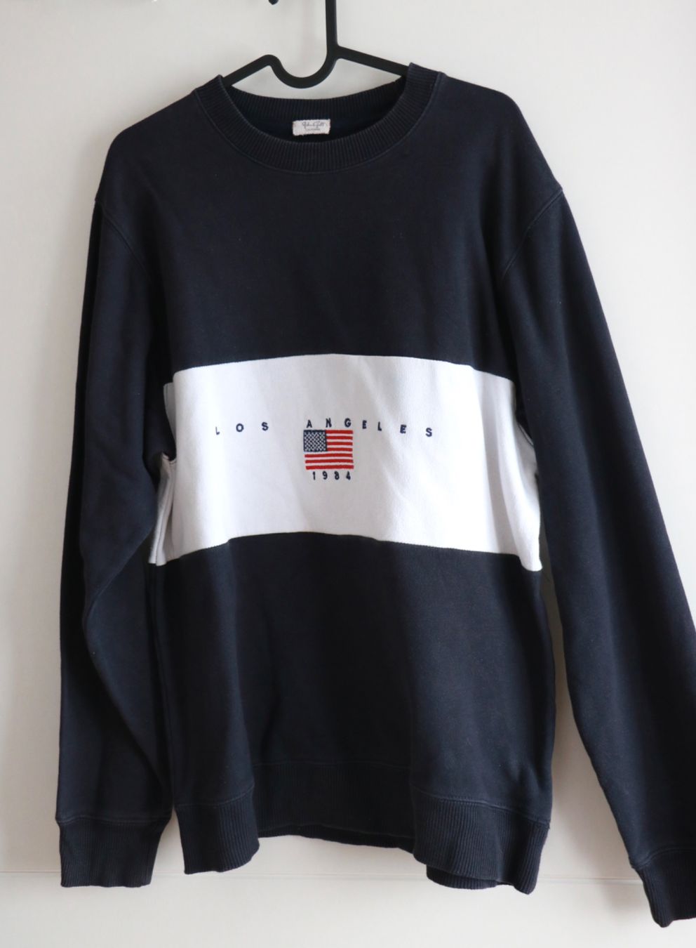 Maglioni & Felpe: John Galt dunkelblau-weisser Pullover mit Bestickung – Usato da Gachnang venduto da todressgolden