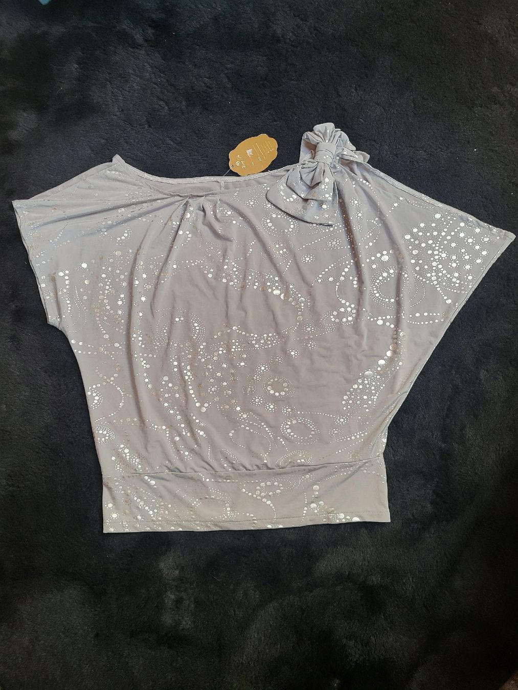 Top: Asymmetric Top – Nuovo e nell'imballaggio originale da Zweisimmen venduto da Adorable