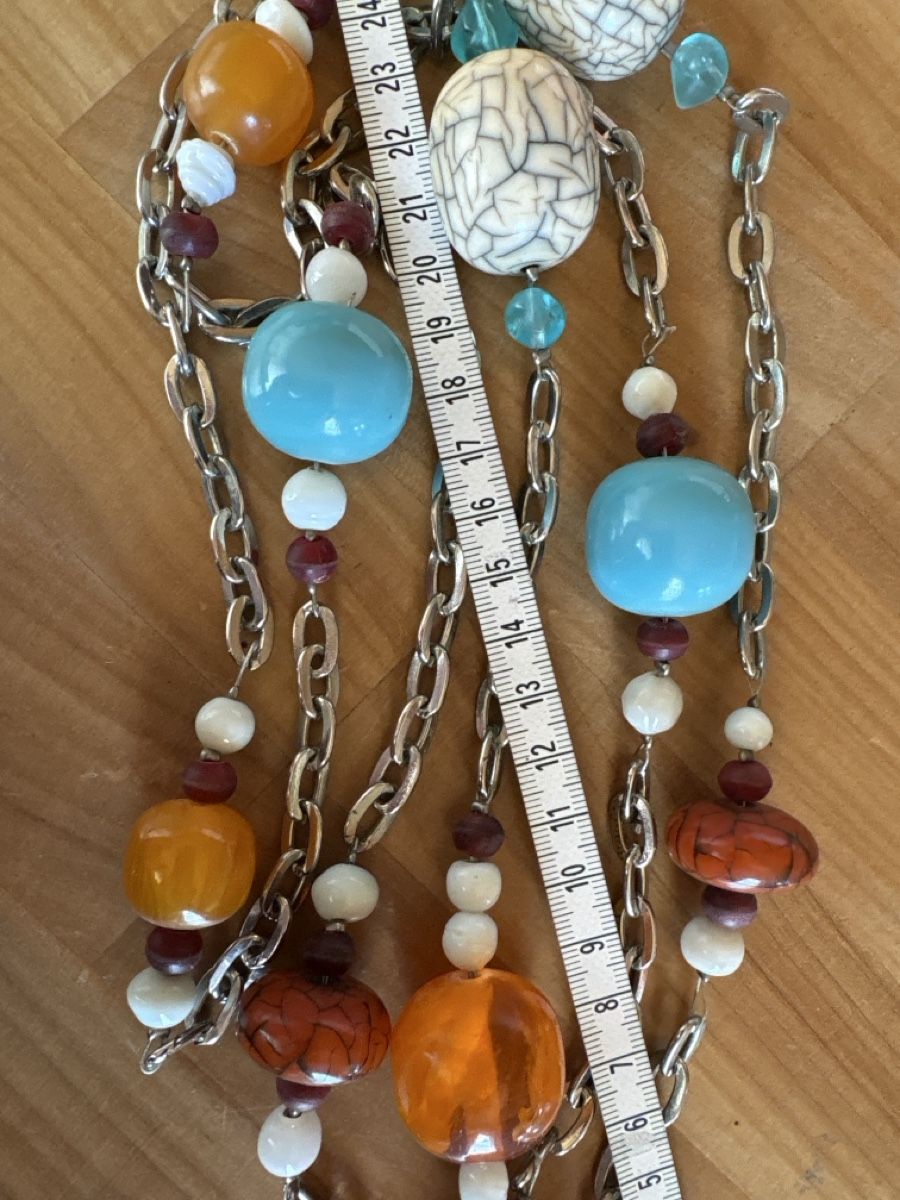 Catenine: lange Modeschmuck Kette mit grossen Kunststoffperlen – Usato da Rümlang venduto da Sambas19 1