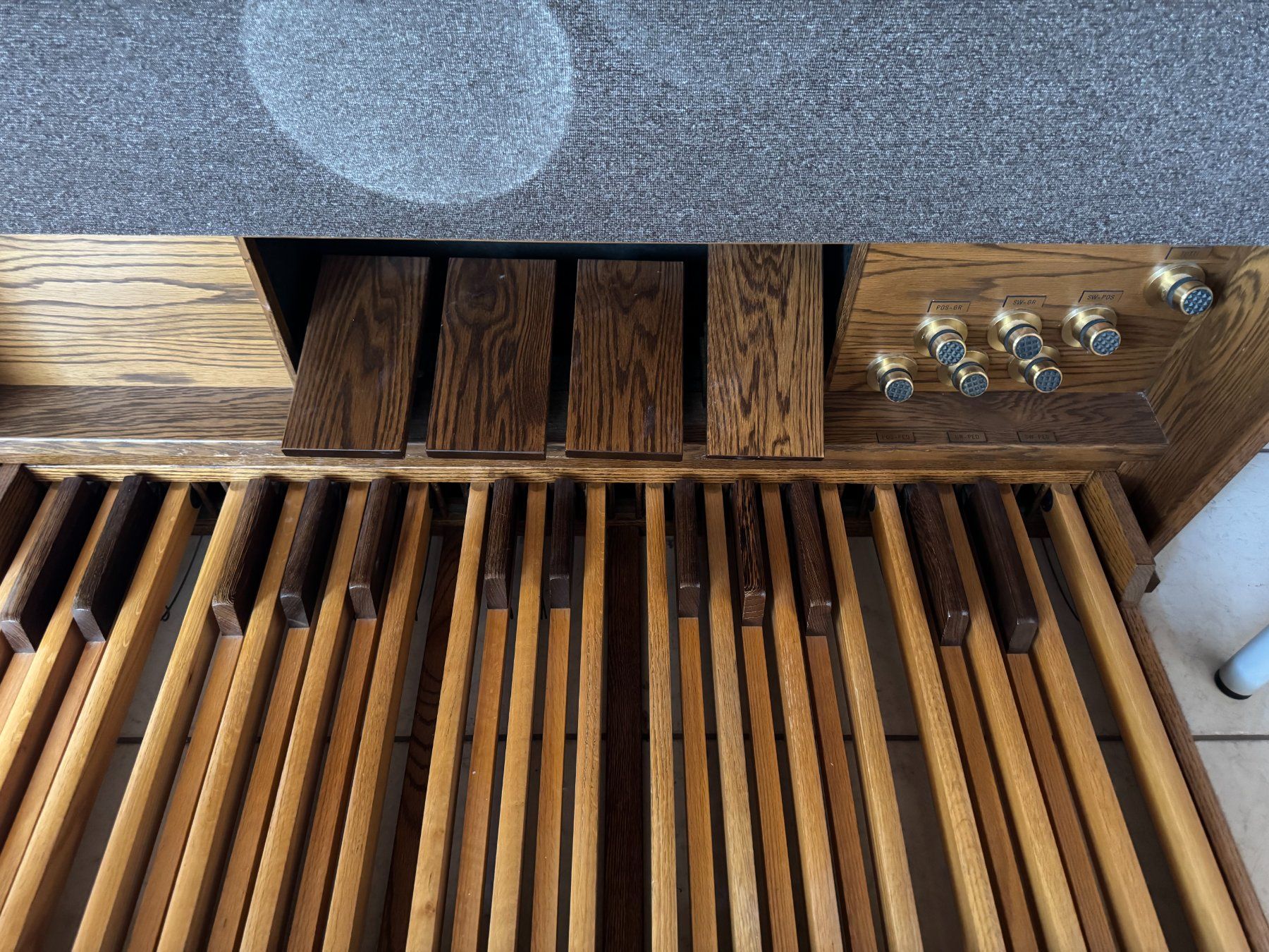Strumenti musicali: Hausorgel Johannus Opus 1410 – Usato da Aarberg venduto da simplify10 1