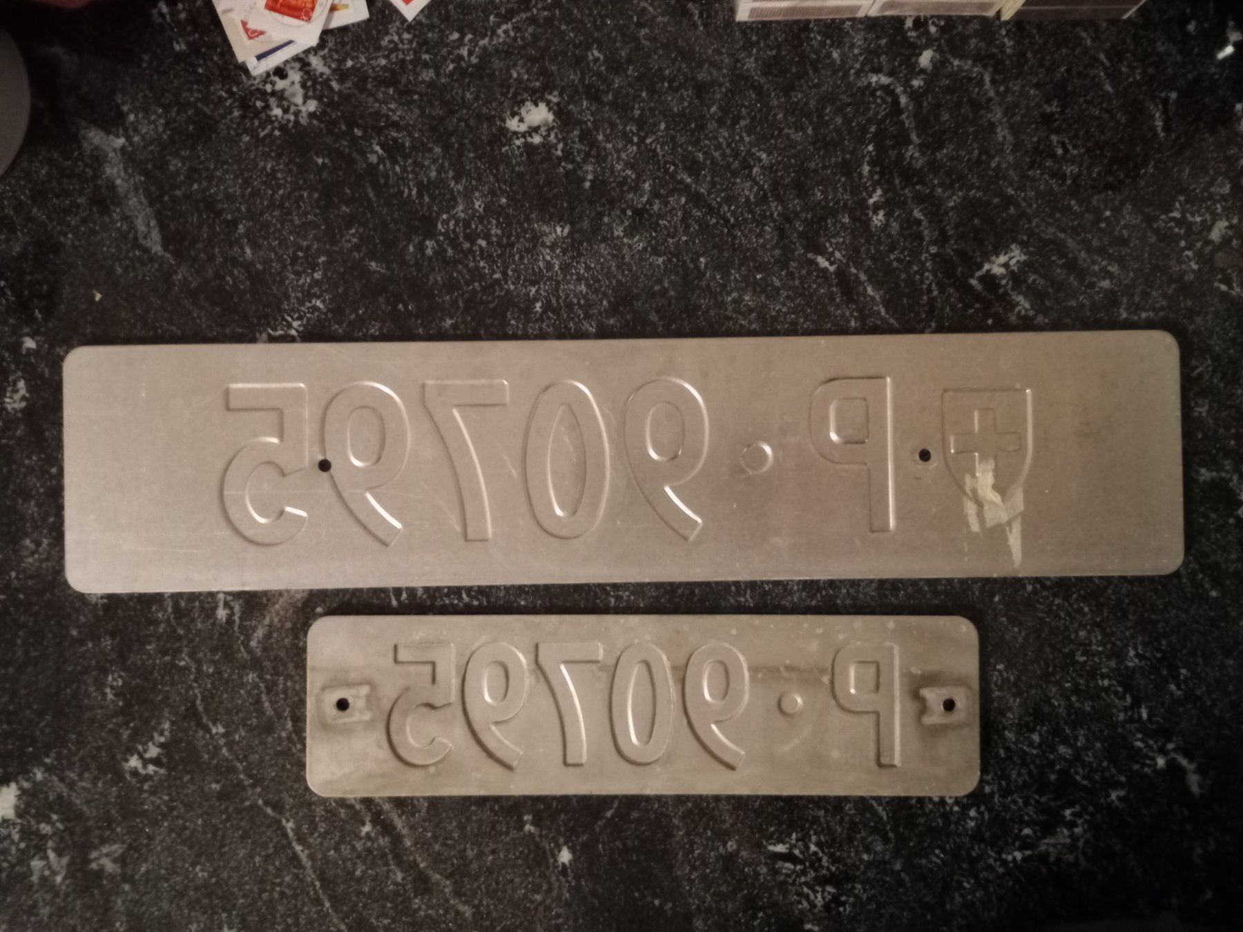 Ecriteaux: 2x Nummernschild Post PTT 90795 ausrangiert – D'occasion à Küttigen par Melisch1000 1