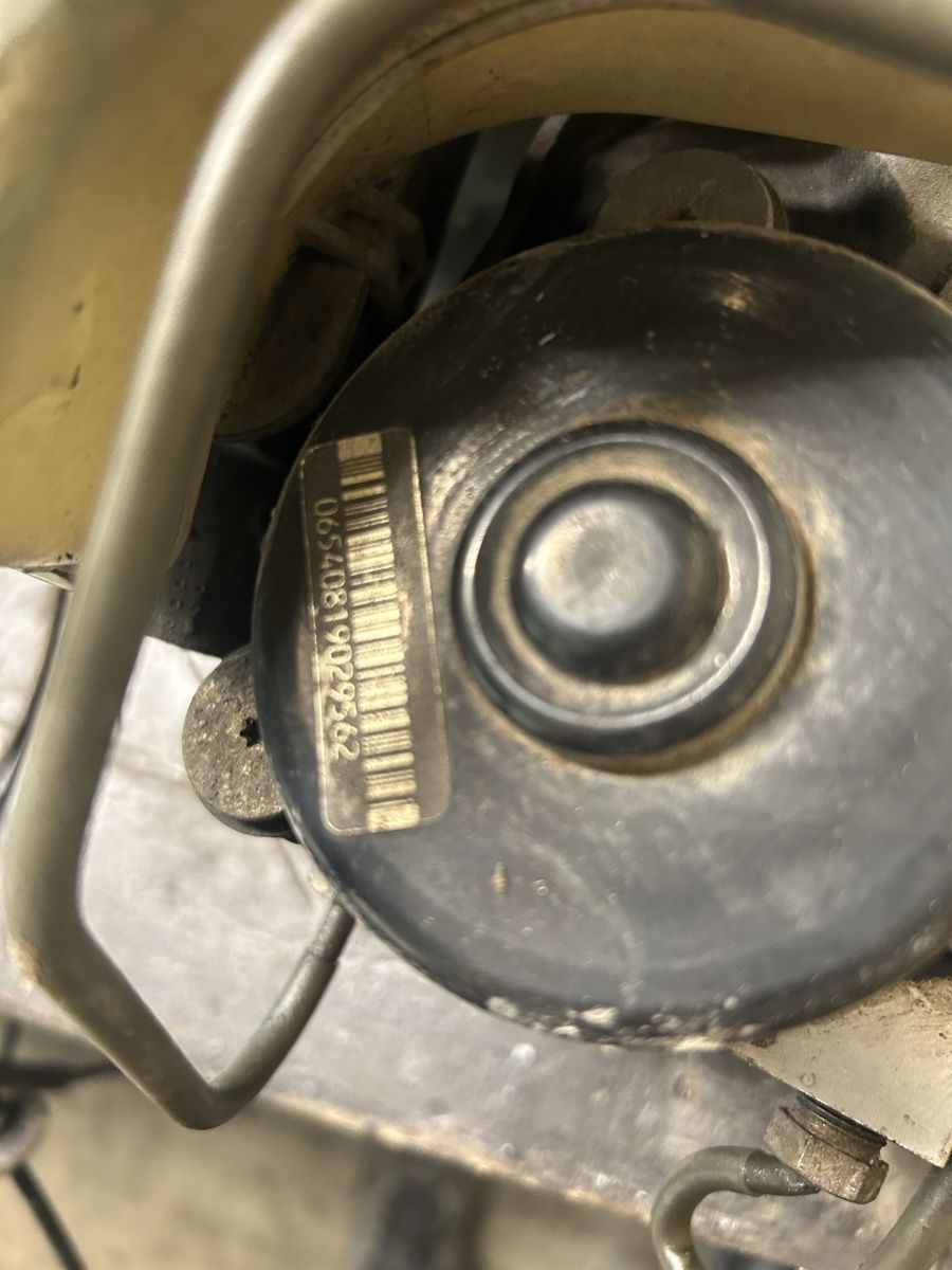 Volkswagen Tutti pezzi di ricambio auto: Cervo frein VW vento vr6 – Usato da Muraz (Collombey) venduto da Wolfdog1978 1