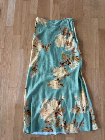 H&M Sommer Rock, Blumenmuster, Gr. 36 - ideal für den Sommer