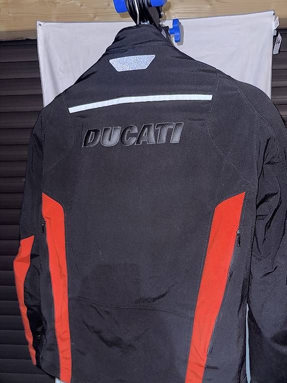 Ducati Giacche: Giacca moto Ducati 4stagioni – Usato da Oberwangen b. Bern venduto da cra_87q2 4