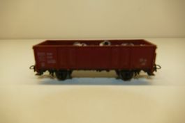 Märklin H0: NS Hochbordwagen mit Schrott beladen