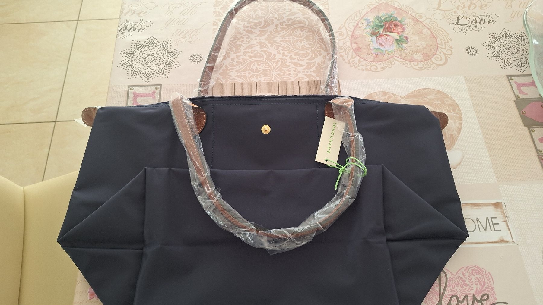 Taschen für Damen: Damen-Schultertasche  – Neu und originalverpackt aus Dintikon von lec_89sx