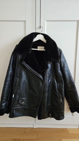 Übergangsjacke Stradivarius, Grösse S schwarz