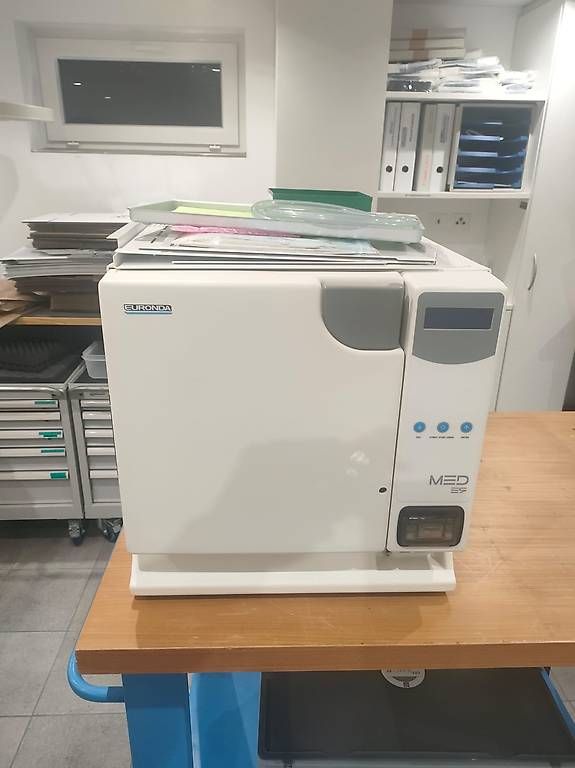 Attrezzature mediche: Tisch Autoklav – Usato da Sirnach venduto da Valencia88