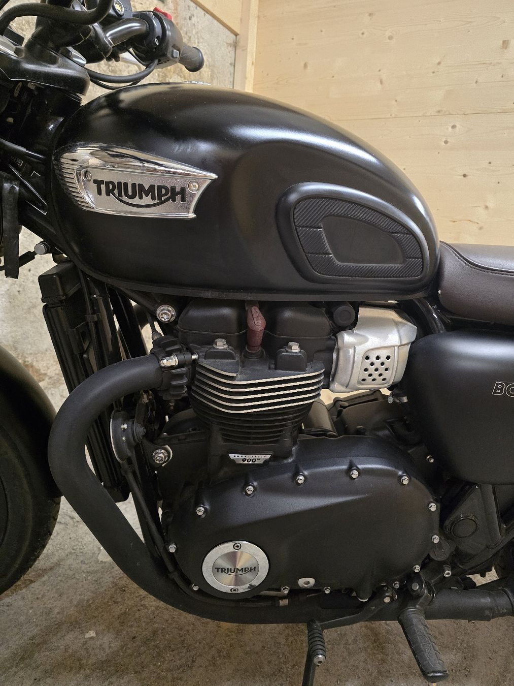 Triumph Strasse: Motorrad Triumph wenig Kilometer – Gebraucht aus Niederbipp von phi_ypl9