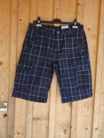 Neuwertige Herren Shorts blau kariert Gr. W 34 - To25.2