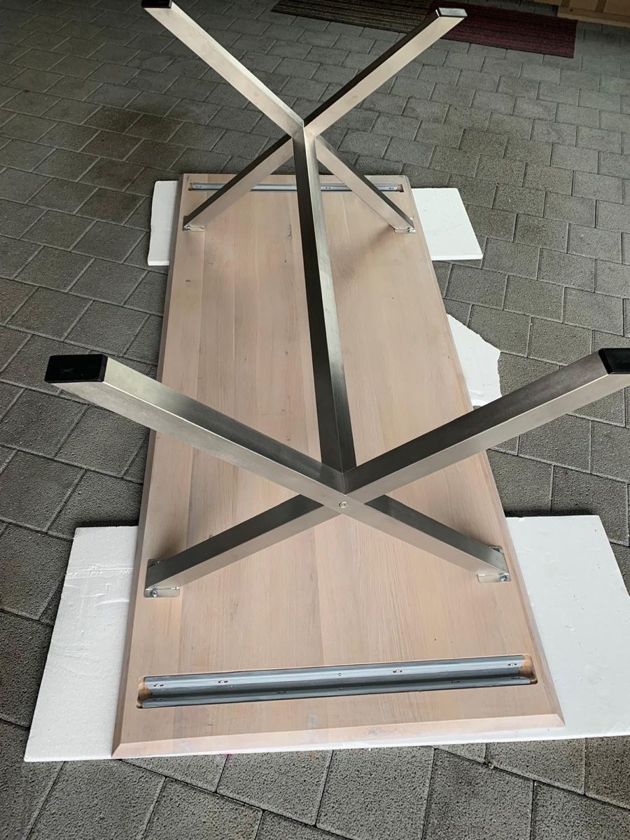 Pfister Tische: Massiver Eiche Tisch mit Edelstahlgestell – Gebraucht aus Villmergen von kasaja 2
