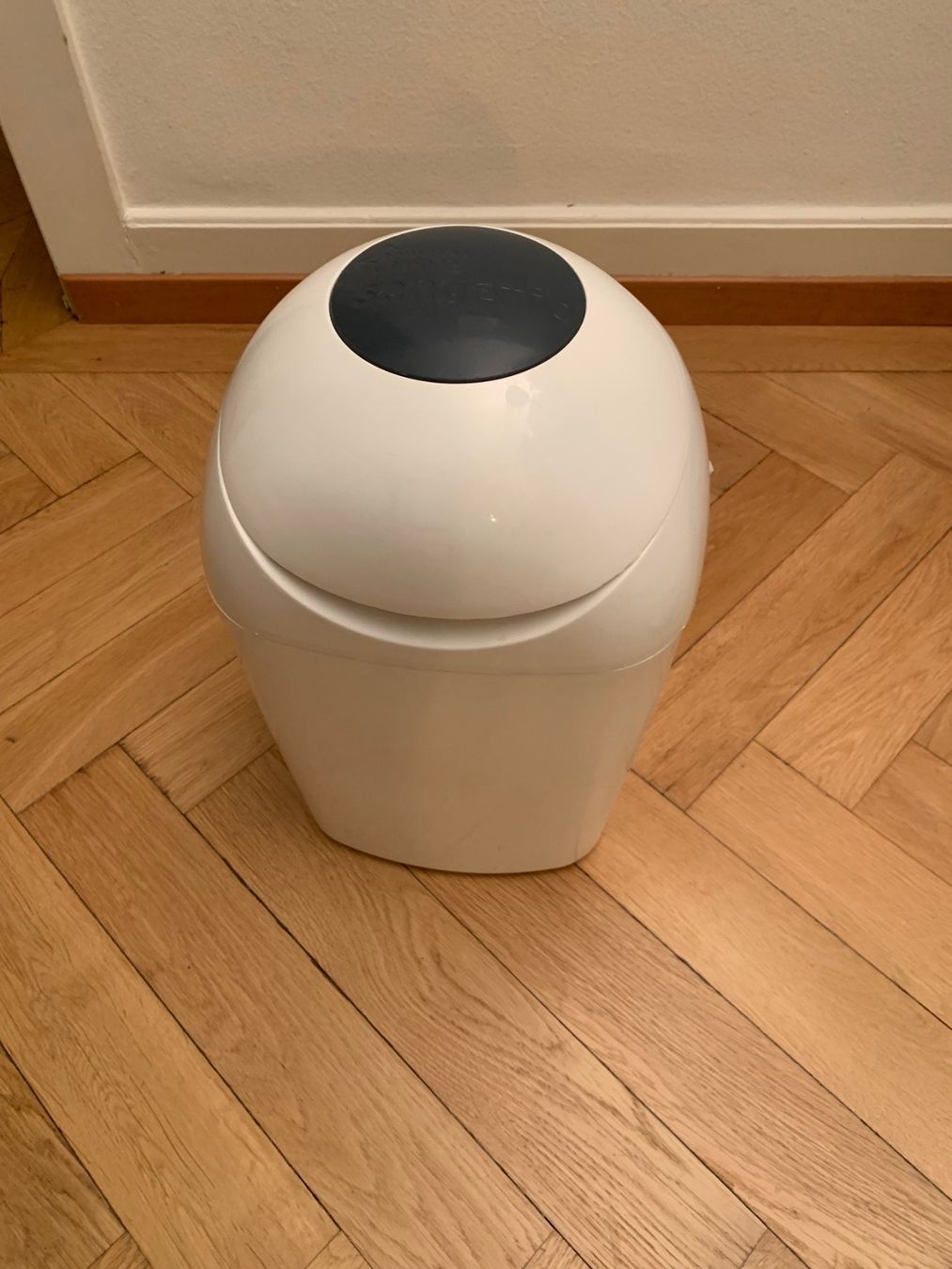 Tommee Tippee Abfalleimer: Sangenic twist & click nappy bin – Gebraucht aus Zürich von