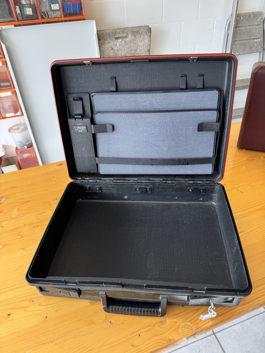 Delsey Valigie: Aktenkoffer Delsey, schwarz – Usato da Kloten venduto da carro49 1