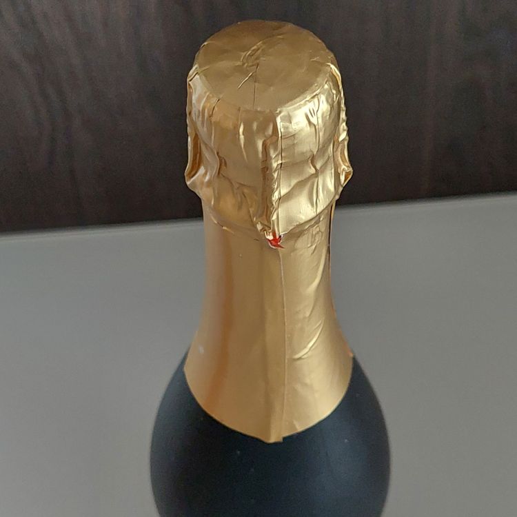 Schloss Munzingen FEINPERLIG BRUT | Kaufen auf Ricardo