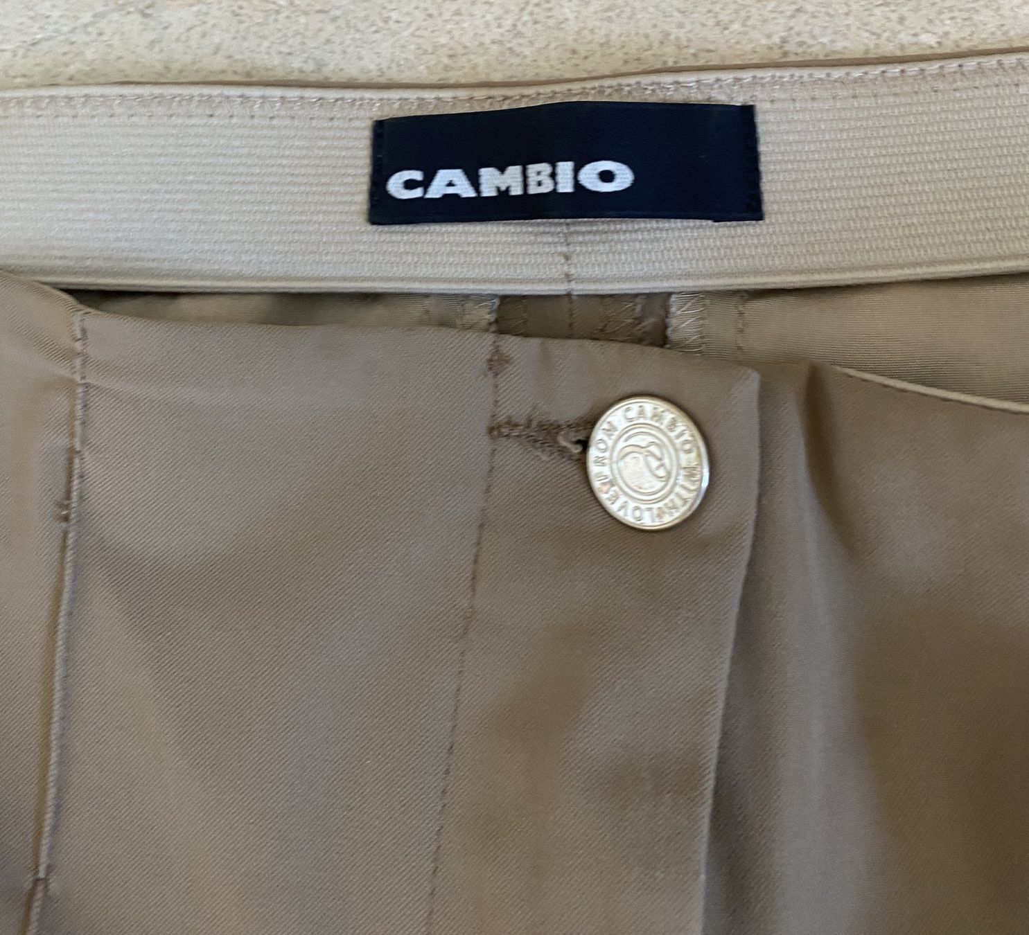 Cambio Pantalons: CAMBIO Stretch Hose beige sand camel 36 – D'occasion à Allschwil par Rosenfee 2