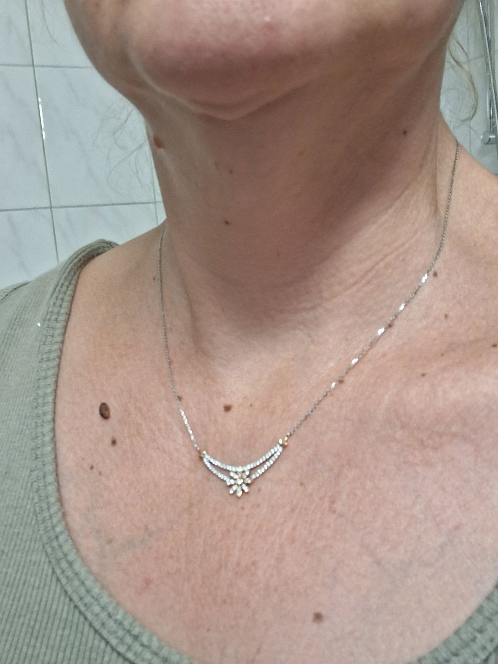 Catenine: Weissgold Collier Blumen Diamanten – Usato da Biel/Bienne venduto da gabiname 4