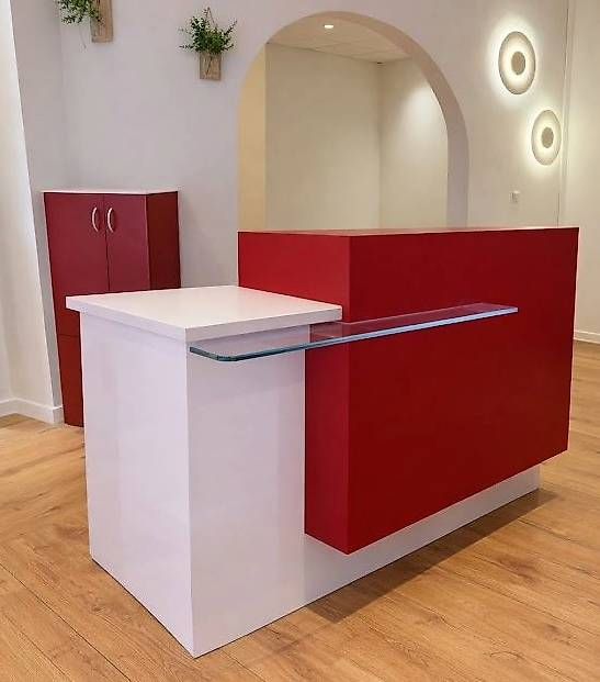 Allestimento di negozi e stand fieristici: Meuble caisse réception institut  design rouge blanc – Usato da Lausanne venduto da ine_bzg8 2