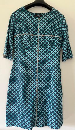 Wunderschönes blaues Kleid mit Muster!