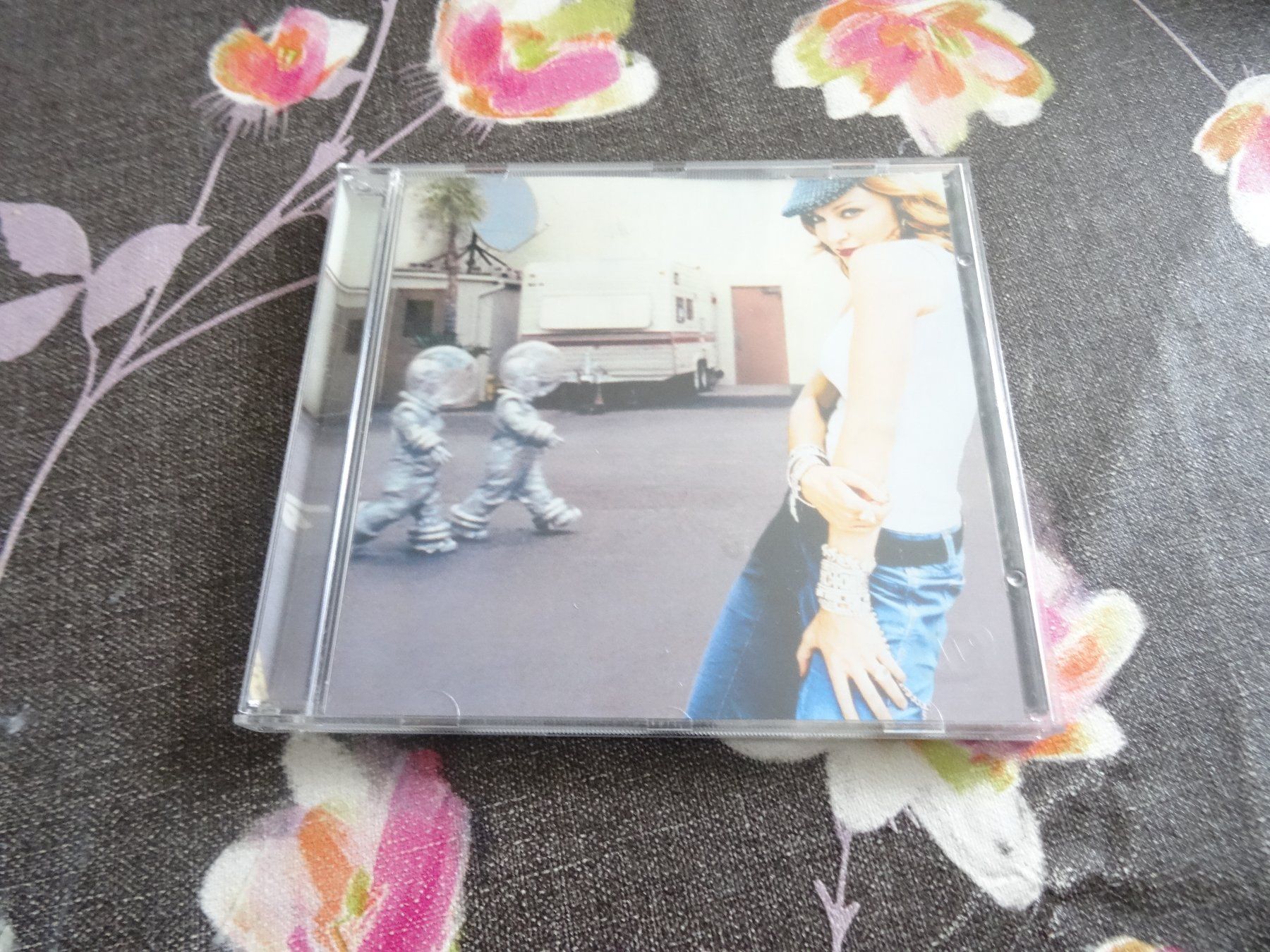 CD: Madonna - Remixed & Revisited CD – Usato da Olten venduto da Disc-Ausverkauf