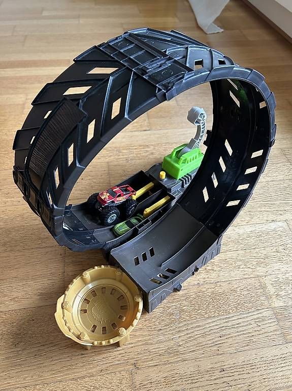 Hot Wheels Piste: Hot Wheels Rennbahn – Usato da Luzern venduto da sarafina2