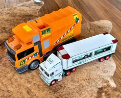 Spielzeug Recycle Auto & Hess Lastwagen